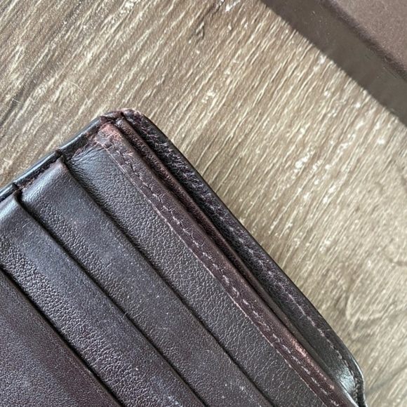 Authentic Gucci Wallet - Picture 10 of 10